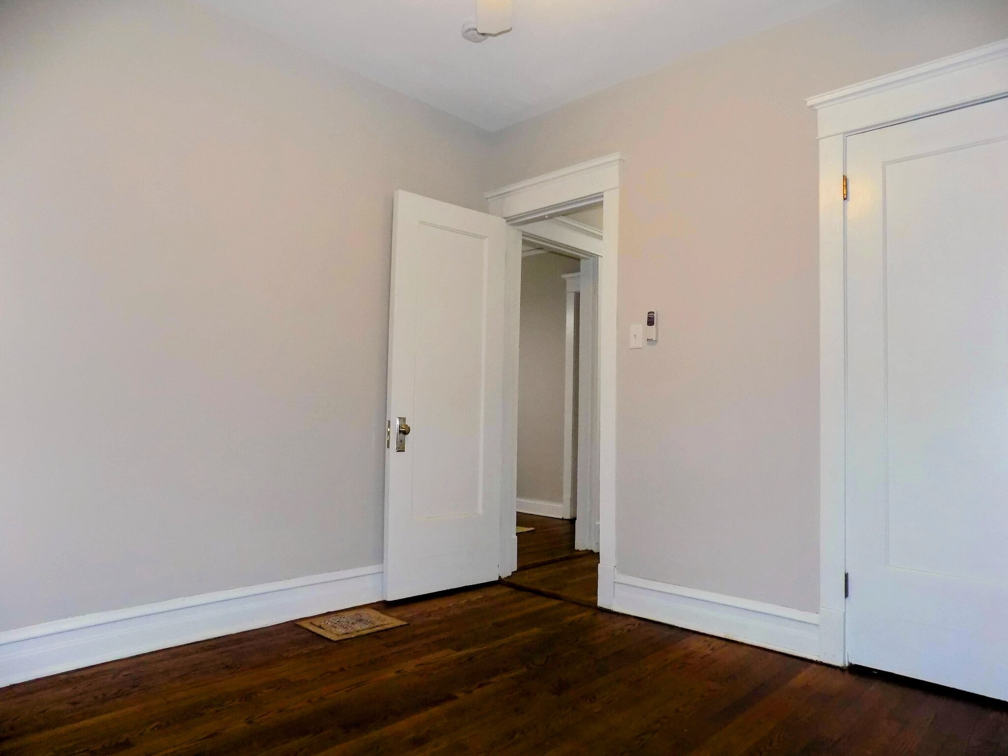 Building Photo - 434 N Pine Ave