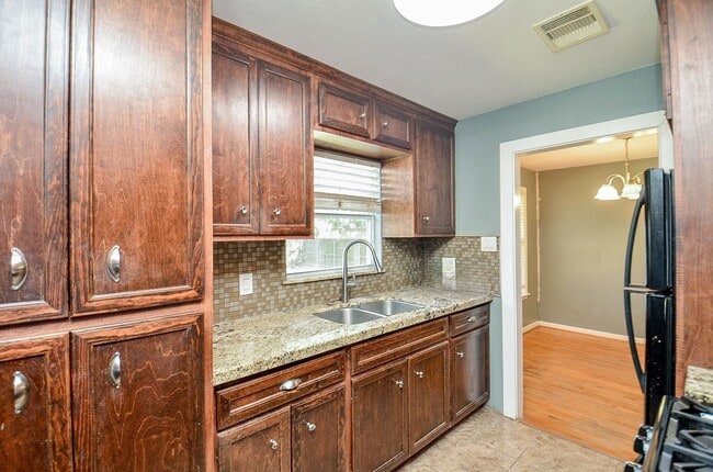 Building Photo - 7707 Scanlock St