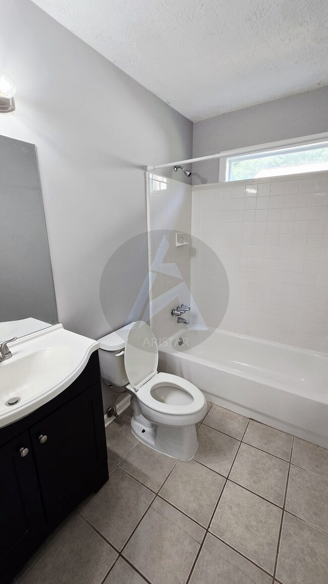 Building Photo - 180 Moonshadow Ct