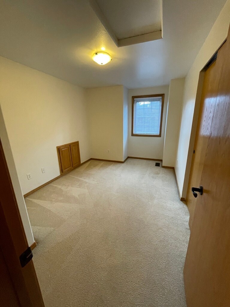 Upstairs Bedroom 2 - 3921 Magrath Rd