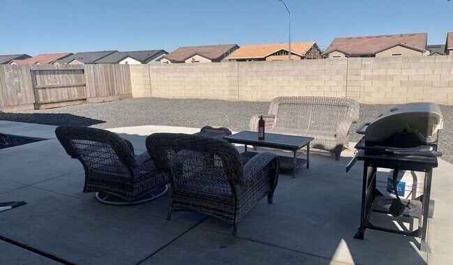 Building Photo - Nice home in North Merced