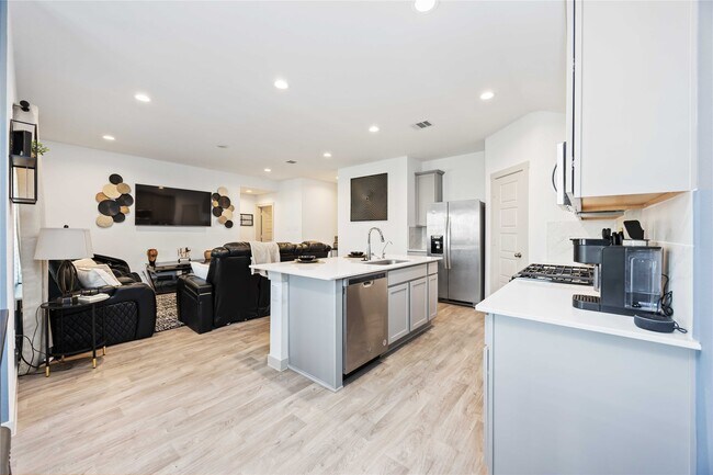 Building Photo - 7826 Cattleman Vly Dr