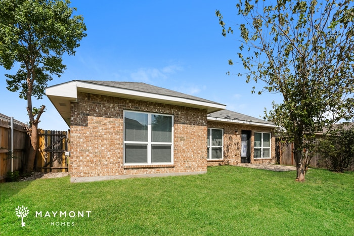 Building Photo - 2113 Natchez Dr