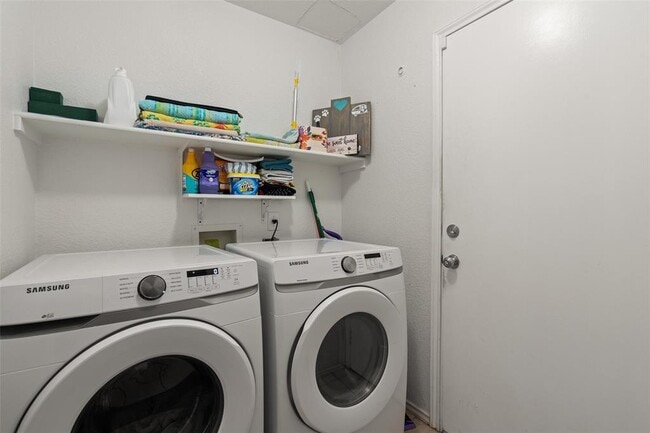 Building Photo - 5409 Bahan Dr