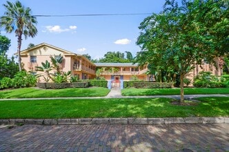 Building Photo - 2/2 condo downtown-Walk to Lake Eola