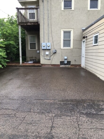 Parking area - 136 Wilder St
