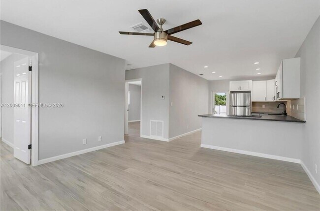 Building Photo - 2550 N Diexe Hwy