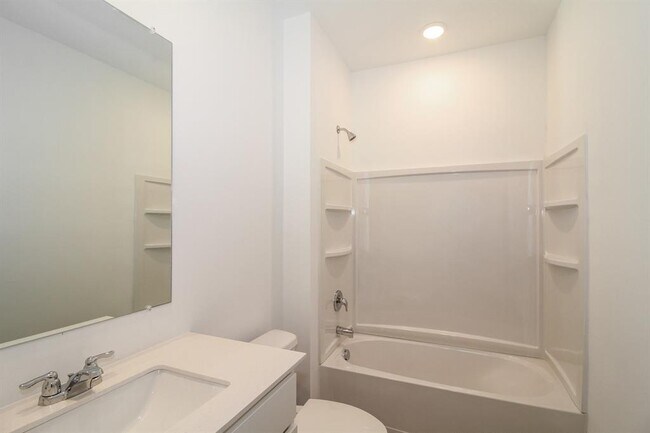 Building Photo - 1912 Ponderosa Pne Ln