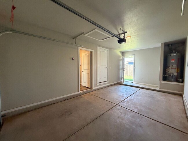 Building Photo - 2608 Winfield Ave