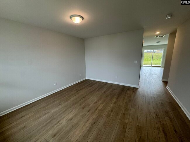 Building Photo - 1074 Begonia Dr