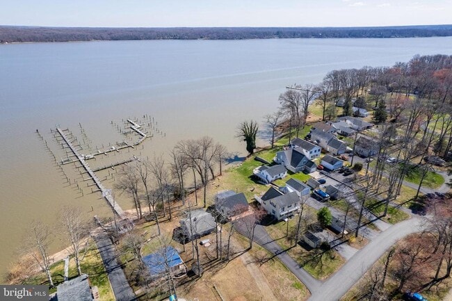 Building Photo - 26 Park Ln