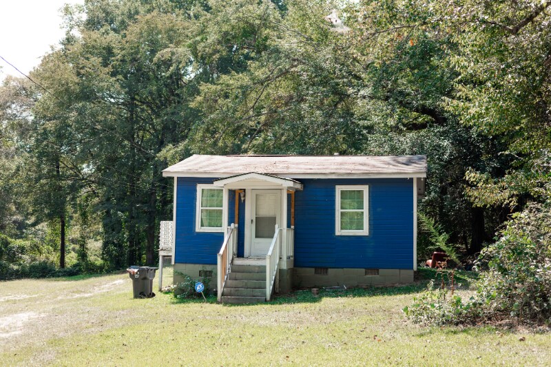 Primary Photo - 4002 Holley Rd