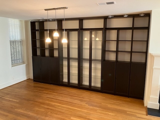 floor to ceiling built in cabinets - 1326 Emerald St NE