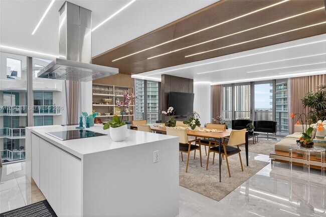 Building Photo - 300 Sunny Isles Blvd