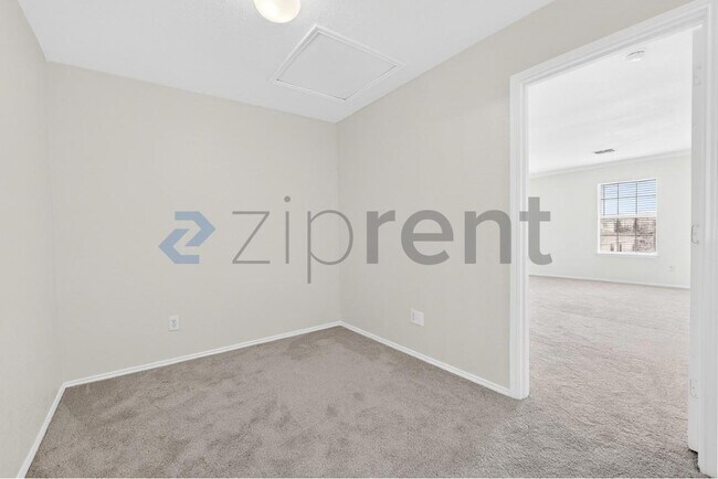 Building Photo - 1626 White Oak Rd