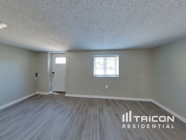 Building Photo - 3601 Christine Pl