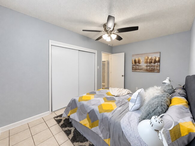 Floorplan - Lone Pine Apartments