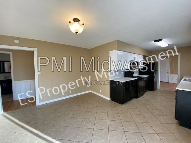 Building Photo - 3353 W 42nd St