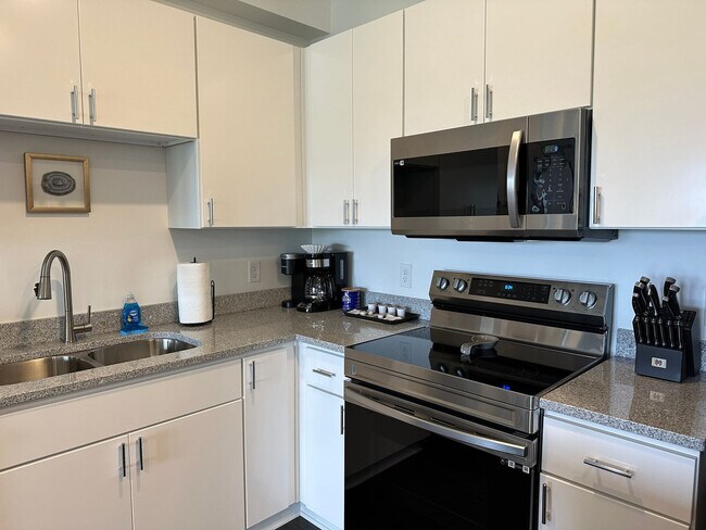 Building Photo - 5102 Aldersgate Dr