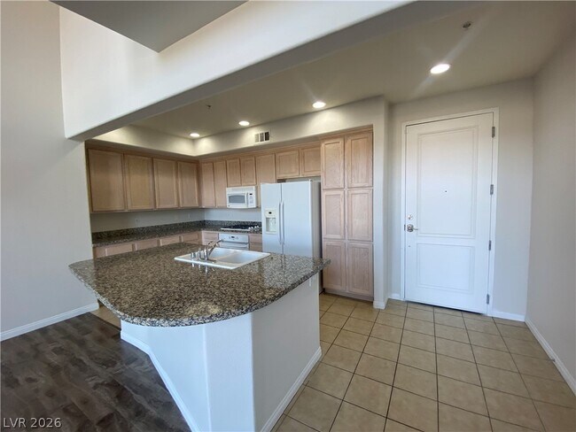 Building Photo - 20 E Serene Ave