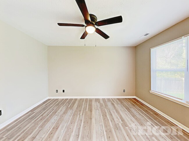 Building Photo - 3210 Crestwell Dr