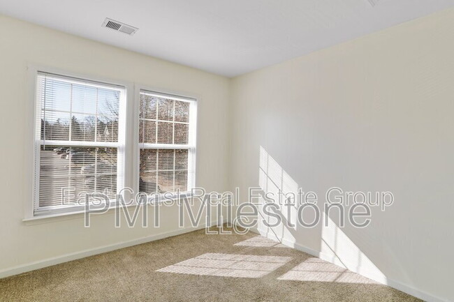 Building Photo - 91 Grindstone Dr