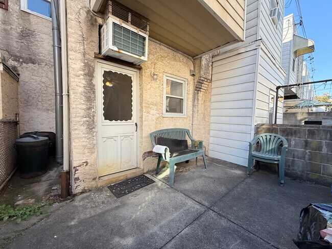 Building Photo - 2635 S Bouvier St