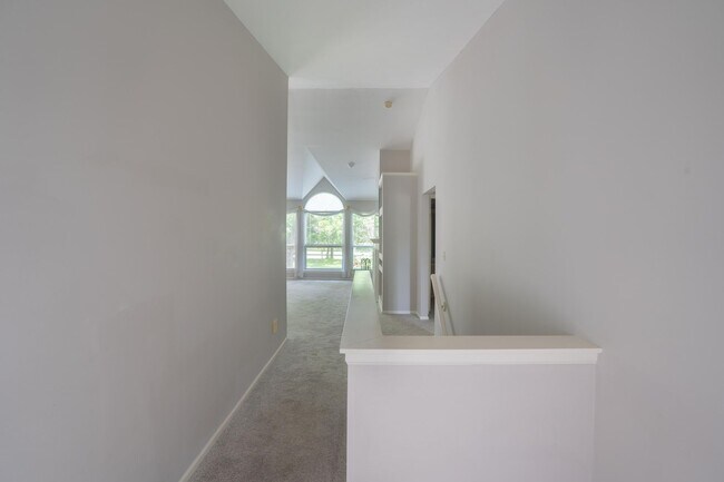 Building Photo - 16944 Hickory Crest Dr