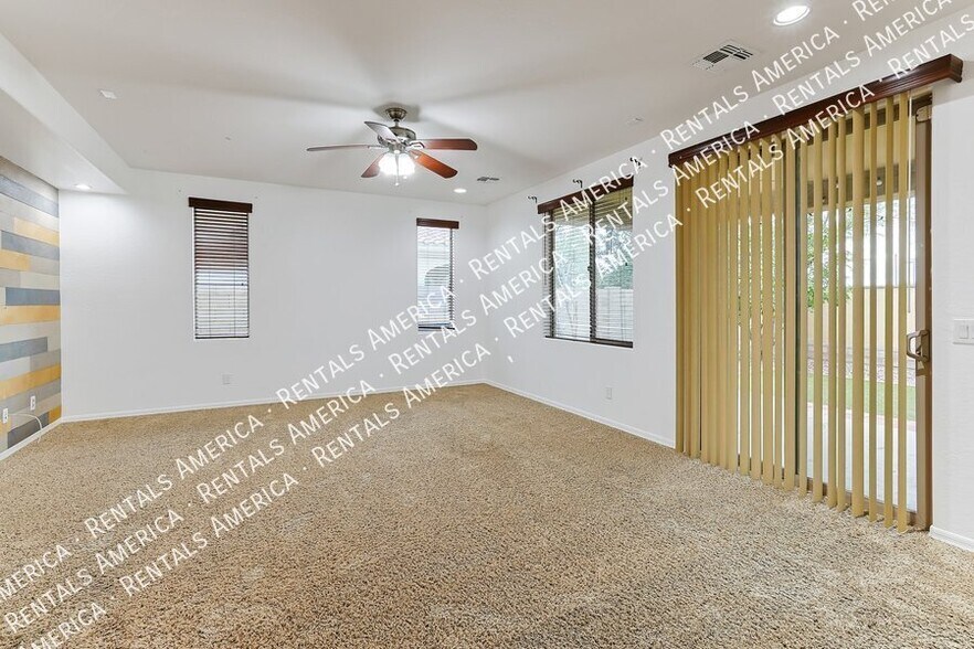 Building Photo - 137 E Carob Dr