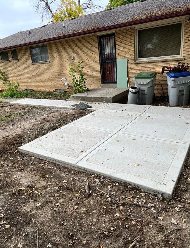 Building Photo - 5629 W Lincoln Creek Dr