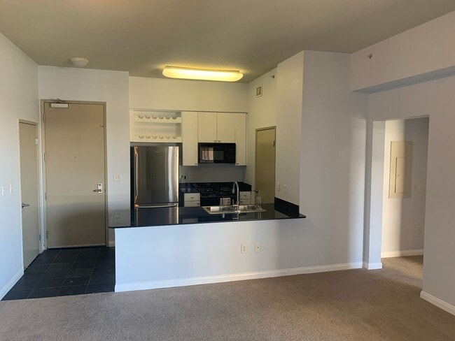 Primary Photo - Beautiful 2 Bed + 2 Bath Long Beach Condo ...