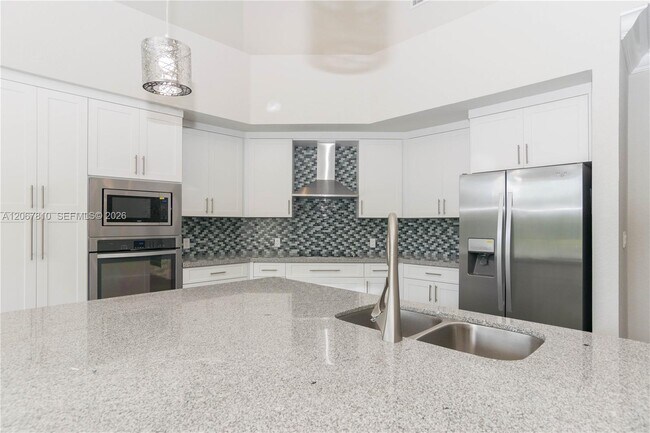 Building Photo - 3799 Lancewood Dr