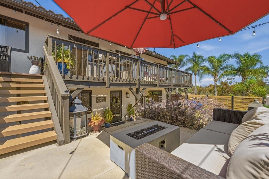 Building Photo - 234 Spanish Spur