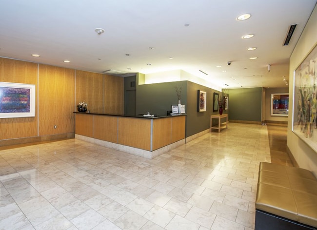 Building Photo - LARGE 1 Bedroom/1 Bathroom with Balcony in Bustling Mount Vernon Triangle!!