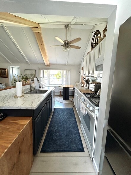 Building Photo - 800 S 6th St