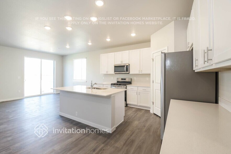 Building Photo - 4419 Shivaree St