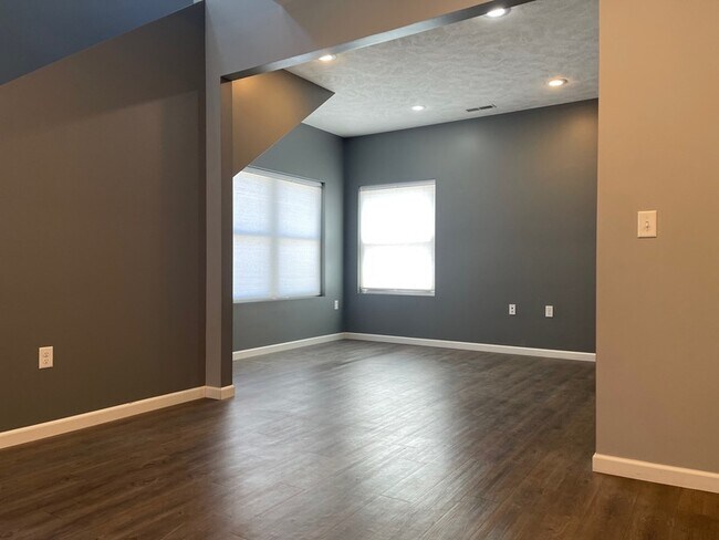 Building Photo - 204 N Carey St