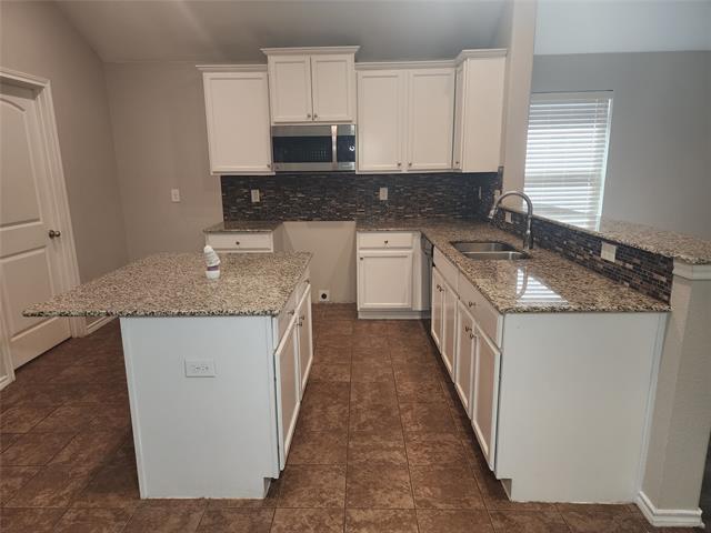 Building Photo - 12112 Castleford Way