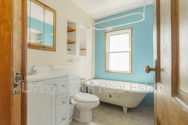 Building Photo - 1025 N 8th St