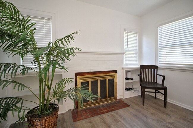 Building Photo - 2315 SE 66th Ave