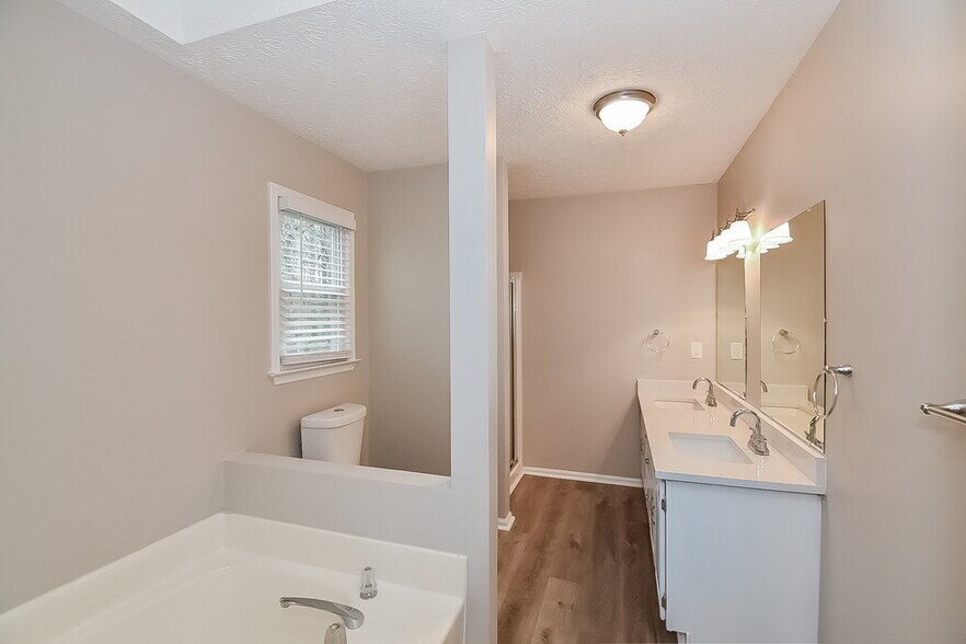 Building Photo - 3258 Willa Way