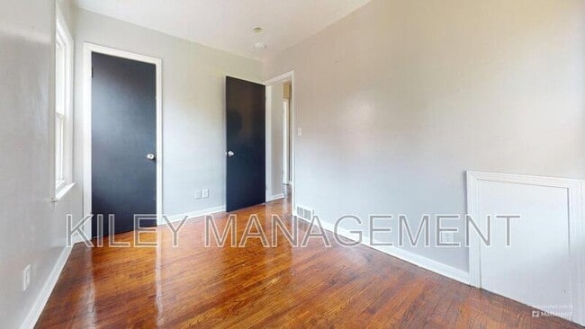Building Photo - 16501 Fairmount Dr