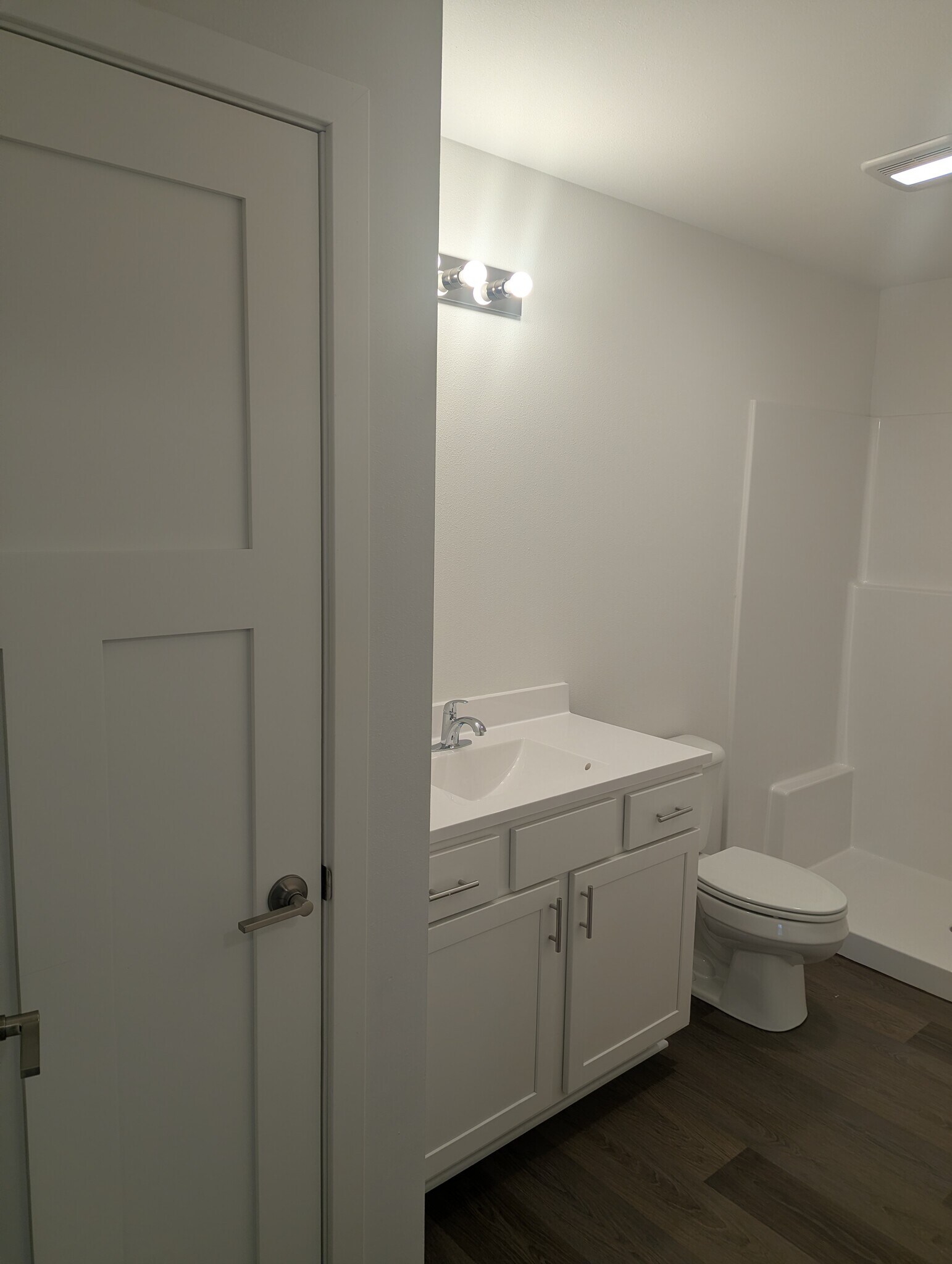 Building Photo - 132 Chalet Dr