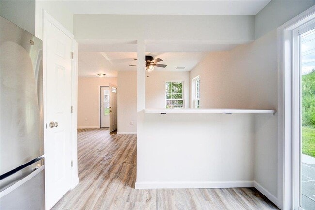 Building Photo - 1421 Whispering Hills Dr