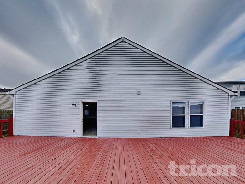 Building Photo - 8039 Retreat Ln