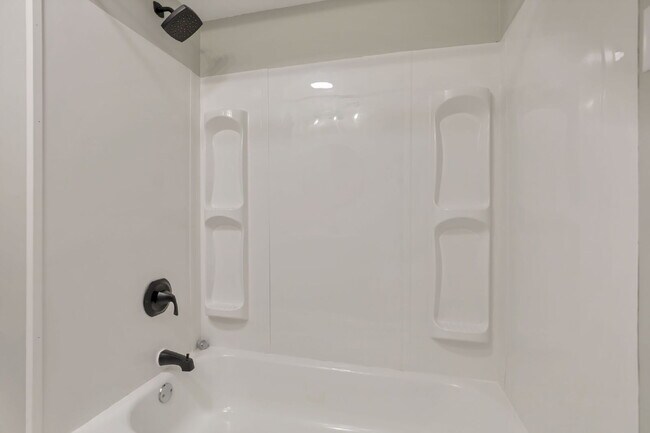 Building Photo - Beautifully Updated 3-Bedroom Home – Spacious, Modern, and Move-In Ready!