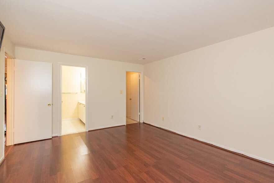Building Photo - 112 Castletown Rd
