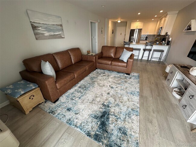 Building Photo - 360 Shore Rd