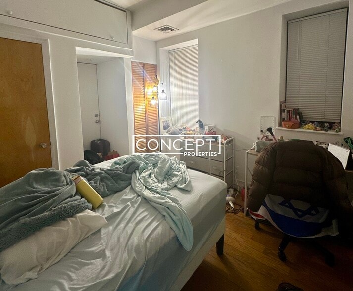 Building Photo - 64 Louis Prang St