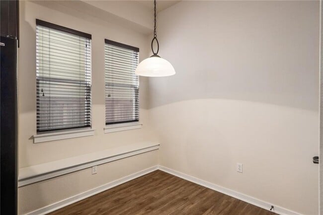 Building Photo - 1925 Littlefield St